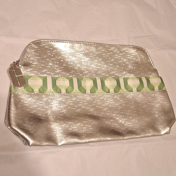 Clinique Y2k‎ Silver Makeup Bag - Picture 2 of 6